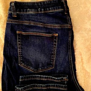Platinum Boyfriend Chico’s size 2 jeans.  Marked as ankle pants.